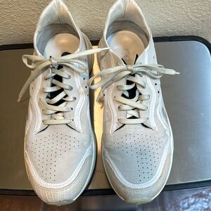 Courser Uno women’s white leather runners